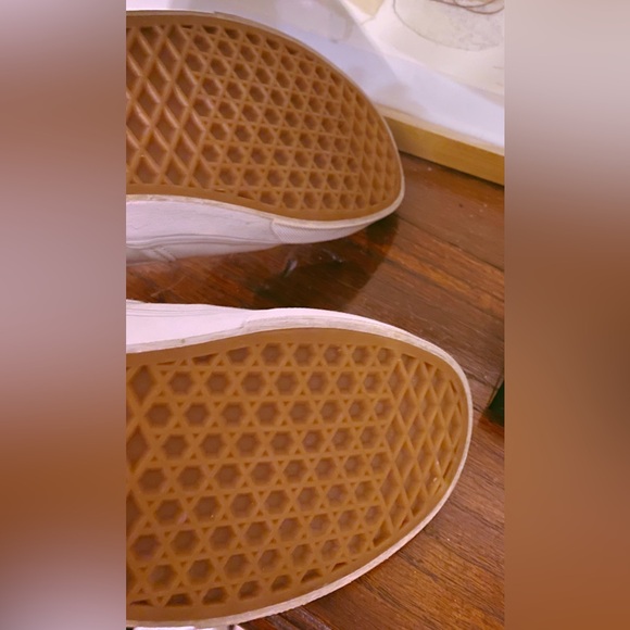 Vans Pride Rainbow Heart Sneakers (Retail $80) - Picture 8 of 8